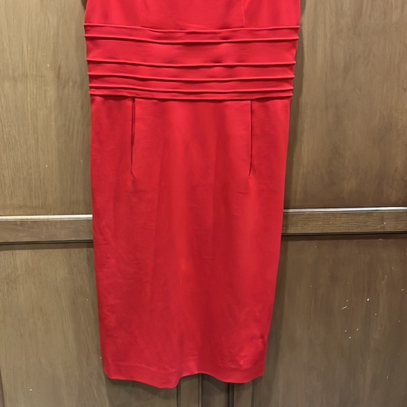 Diane von Furstenberg size 6 red dress vintage . Gently woren , great condition - Picture 5 of 5